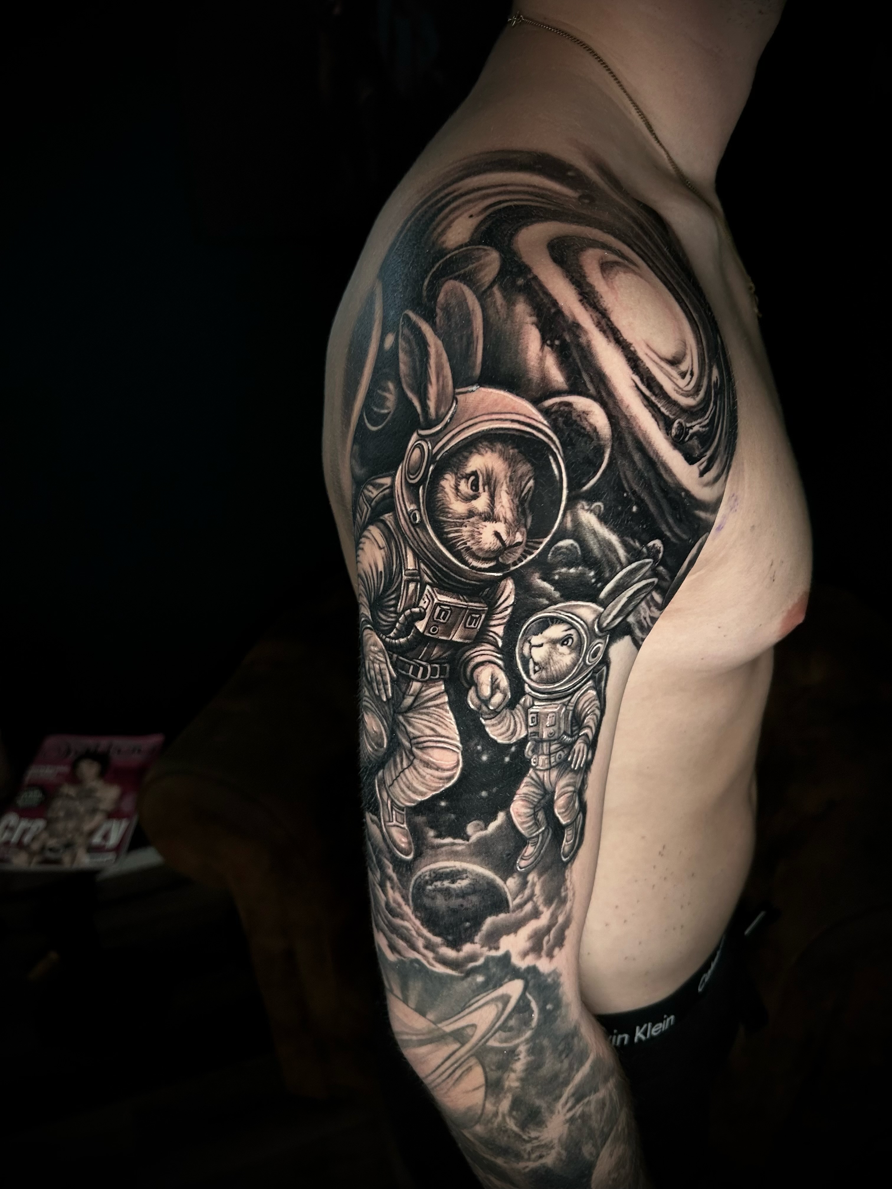 Individuelles Custom-Design-Tattoo mit Astronauten-Motiv